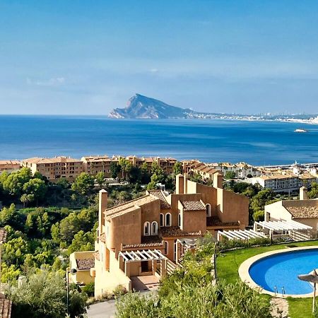 Charming Townhouse With Sea Views & Pool In Altea Villa Calpe Bagian luar foto
