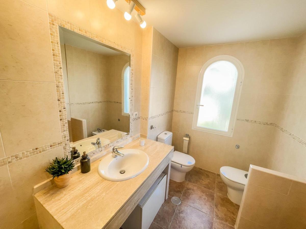 Charming Townhouse With Sea Views & Pool In Altea Villa Calpe Bagian luar foto