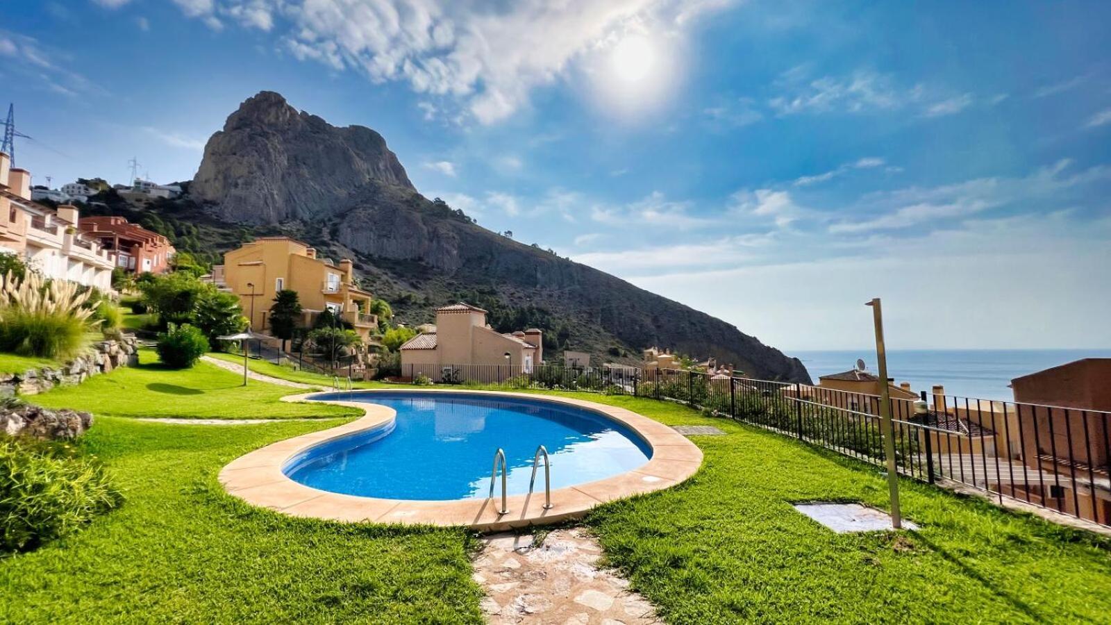 Charming Townhouse With Sea Views & Pool In Altea Villa Calpe Bagian luar foto